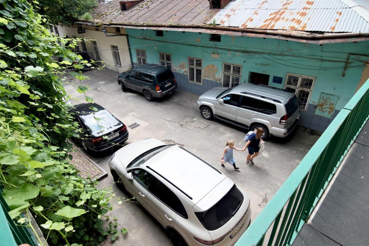 Buk Apartments On Doroshenka 25 Leopoli Esterno foto