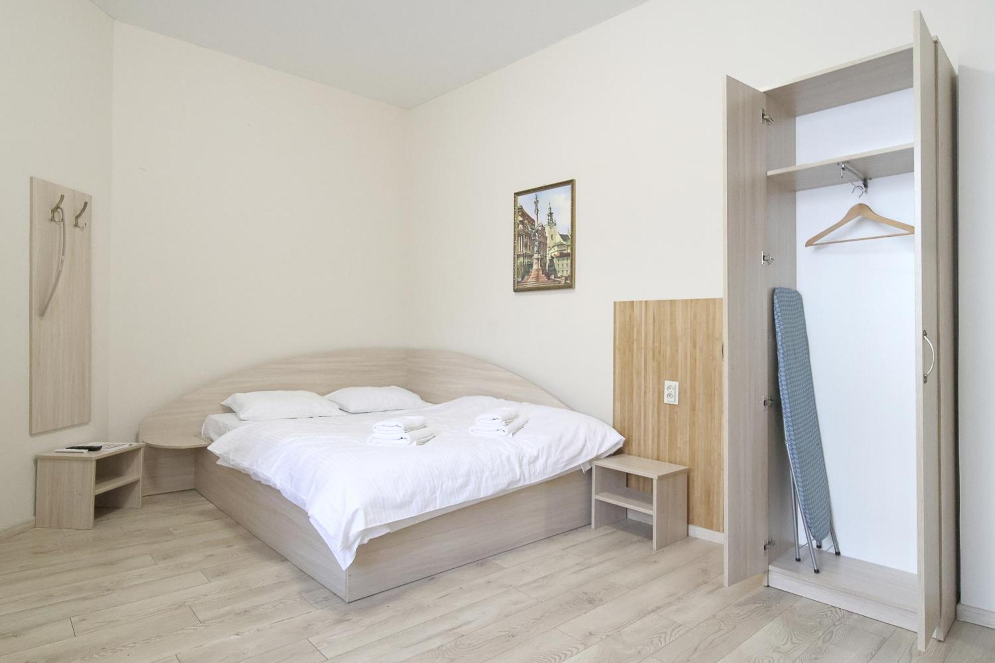 Buk Apartments On Doroshenka 25 Leopoli Esterno foto